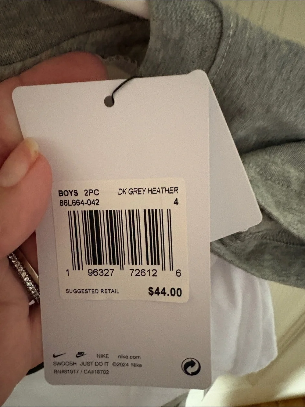 NWT Nike Kids 2 Piece Jogger Outfit Set Size 4 XS